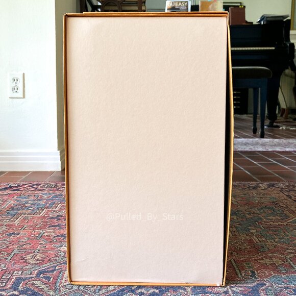 LOUIS VUITTON Jumbo Size Magnetic Gift Box for Luggage (28.5" x 18.75" x 11") - Picture 4 of 14